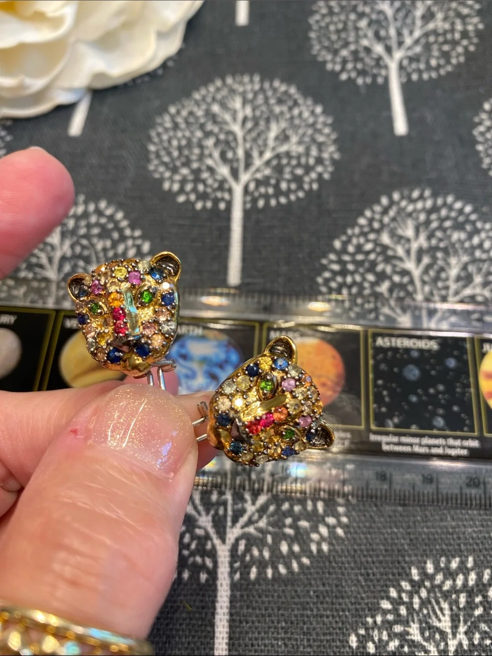 Gems En Vogue! Gold Multi-Color Crystal Leopard Head Stud Earrings - Picture 10 of 11